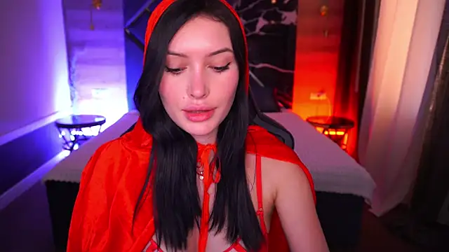 Snapshot of MilaSecrett chatting on October 2025 02:18:02 PM MilaSecrett online show from October 2025 02:18:02 PM