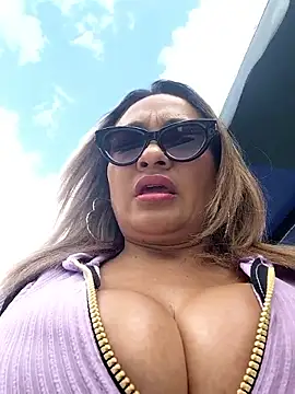 Afroditecash online show from October 2025 07:14:02 PM