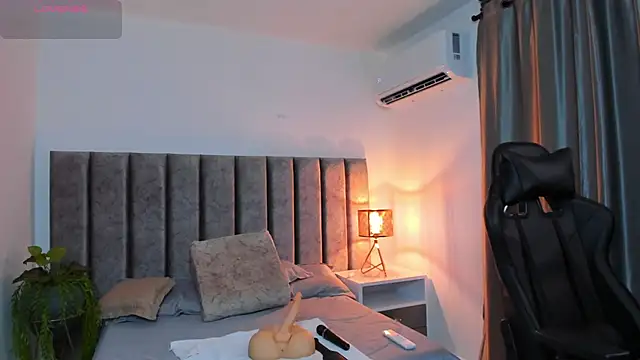 Snapshot of SamanthaSmithx chatting on October 2025 12:19:02 AM SamanthaSmithx online show from October 2025 12:19:02 AM