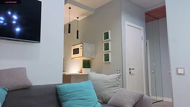 Snapshot of DonnaBurkee chatting on November 2025 04:12:02 AM DonnaBurkee online show from November 2025 04:12:02 AM