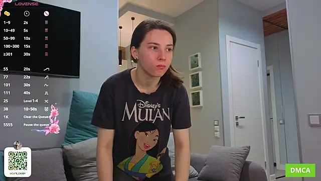 Snapshot of DonnaBurkee chatting on November 2025 04:13:02 AM DonnaBurkee online show from November 2025 04:13:02 AM