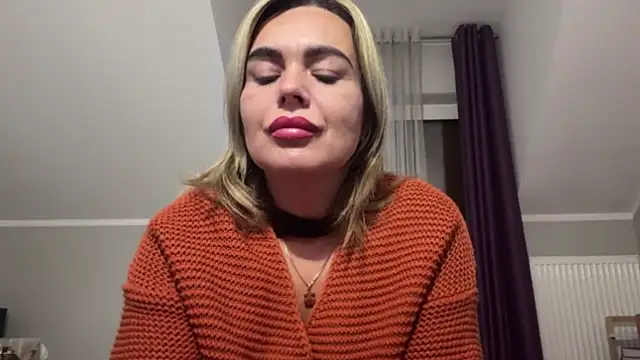 Snapshot of DESIREjenny chatting on October 2025 07:05:02 AM DESIREjenny online show from October 2025 07:05:02 AM