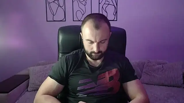 brindlefly6969 online show from October 2025 12:02:02 PM