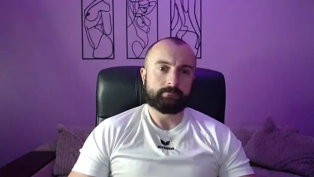 brindlefly6969 online show from October 2025 12:28:01 PM