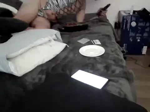 Iliketocooksquirt25 online show from February 2025 04:02:01 PM