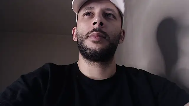 Snapshot of henryaxe chatting on November 2025 02:00:01 AM henryaxe online show from November 2025 02:00:01 AM