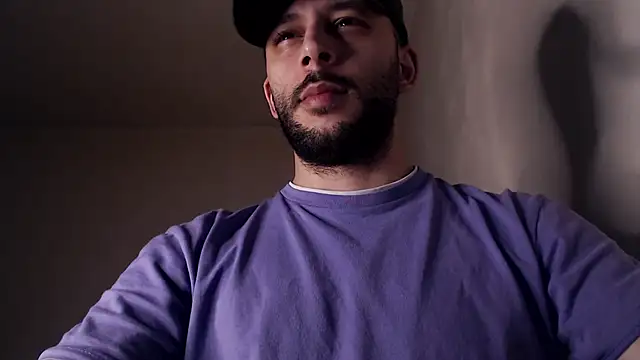 Snapshot of henryaxe chatting on November 2025 02:23:02 AM henryaxe online show from November 2025 02:23:02 AM