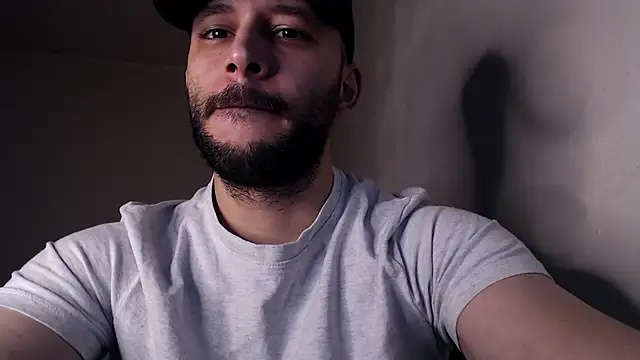 Snapshot of henryaxe chatting on November 2025 04:10:02 AM henryaxe online show from November 2025 04:10:02 AM