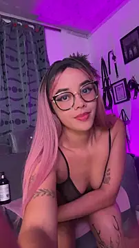 Snapshot of Salome_Villa chatting on October 2025 10:10:01 PM Salome Villa online show from October 2025 10:10:01 PM