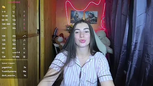Fiery Brunette  online show from December 2024 04:27:02 PM