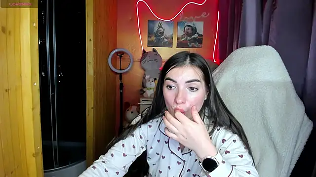 Snapshot of Fiery_Brunette_ chatting on October 2025 10:21:01 AM Fiery Brunette online show from October 2025 10:21:01 AM