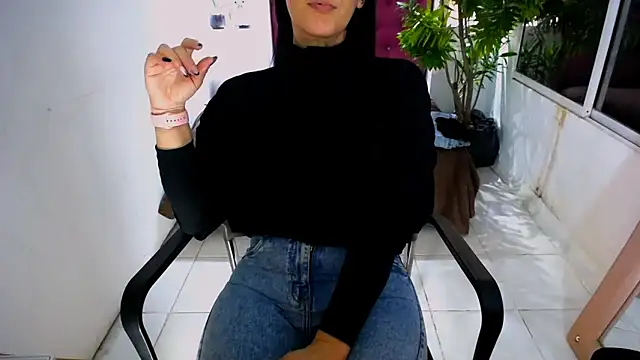 Snapshot of BitterMomXxx chatting on September 2025 12:53:01 PM BitterMomXxx online show from September 2025 12:53:01 PM