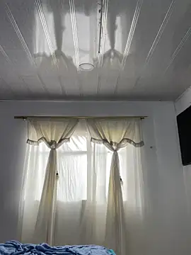 Snapshot of hannahb-e chatting on October 2025 02:37:01 PM hannahb-e online show from October 2025 02:37:01 PM