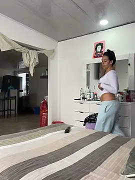 Snapshot of hannahb-e chatting on October 2025 03:45:02 PM hannahb-e online show from October 2025 03:45:02 PM