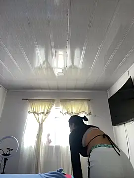 Snapshot of hannahb-e chatting on October 2025 07:54:02 PM hannahb-e online show from October 2025 07:54:02 PM