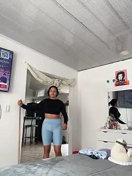 Snapshot of hannahb-e chatting on November 2025 06:06:02 PM hannahb-e online show from November 2025 06:06:02 PM