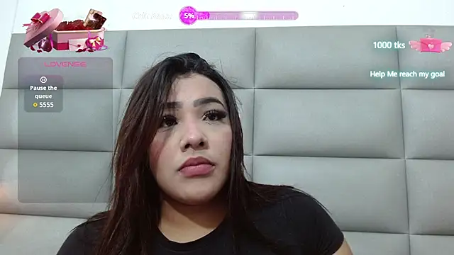 emily brontee  online show from October 2025 01:12:01 PM