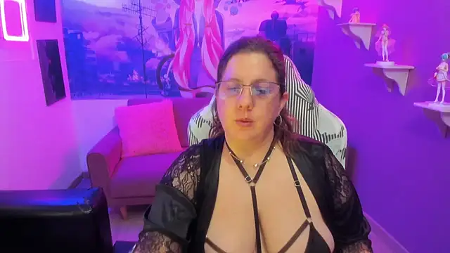 katie joness  online show from December 2024 03:55:01 PM