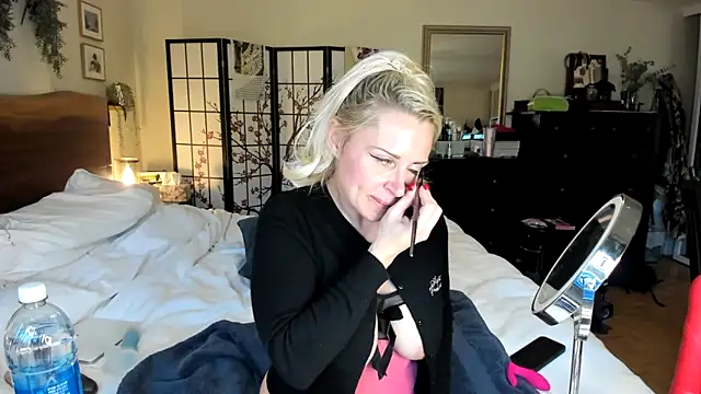 Snapshot of AlwaysAffirming chatting on October 2025 08:52:01 PM AlwaysAffirming online show from October 2025 08:52:01 PM