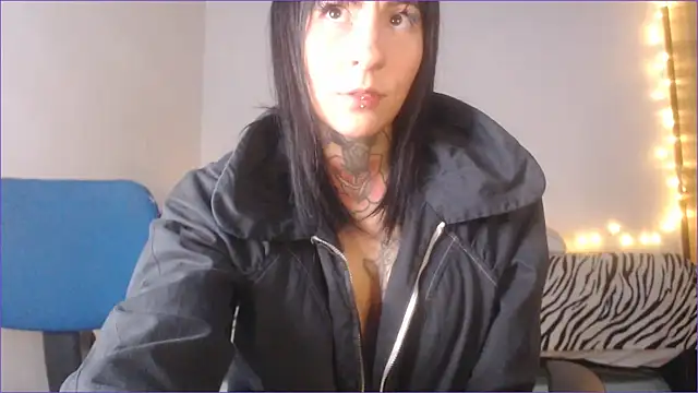 Snapshot of Tristan_fantasycam chatting on January 2025 10:40:01 PM Tristan fantasycam online show from January 2025 10:40:01 PM