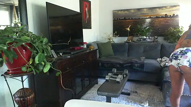 Snapshot of CeceilaMoon chatting on October 2025 03:02:02 PM CeceilaMoon online show from October 2025 03:02:02 PM