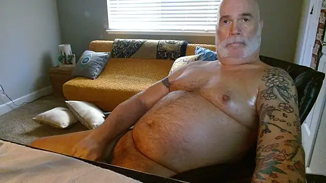 Snapshot of musclebearnips chatting on March 2025 01:17:02 AM musclebearnips online show from March 2025 01:17:02 AM