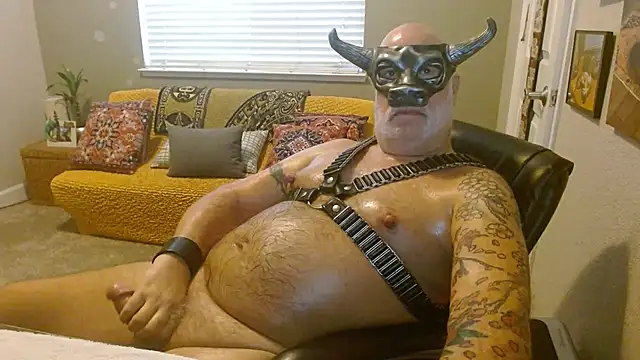musclebearnips online show from October 2025 07:15:01 PM