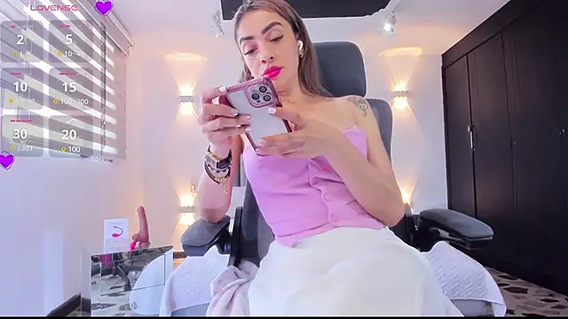 AnaRuiz online show from January 2025 03:29:01 PM