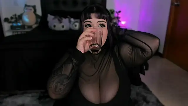 Effyss  online show from September 2025 05:07:01 AM