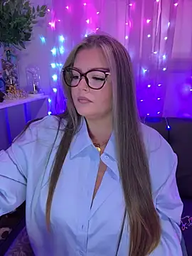 Snapshot of KikiBBW chatting on November 2025 03:33:02 PM KikiBBW online show from November 2025 03:33:02 PM