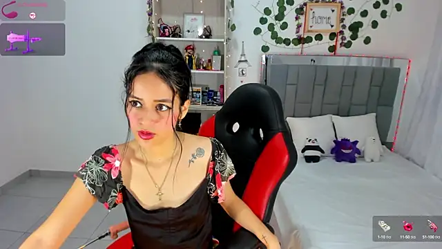 Snapshot of HannaSexyy chatting on October 2025 01:47:02 AM HannaSexyy online show from October 2025 01:47:02 AM