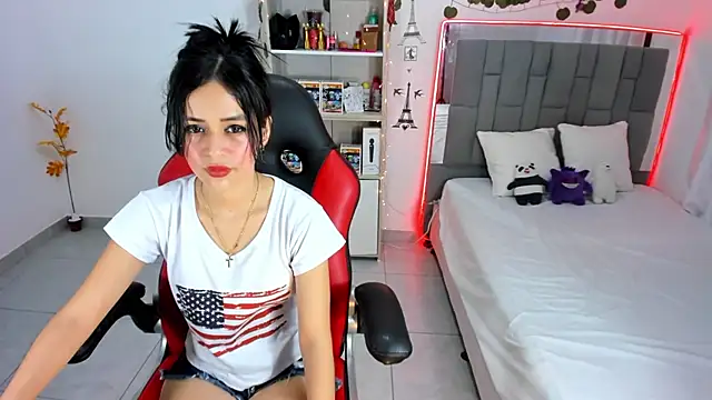 Snapshot of HannaSexyy chatting on October 2025 12:24:02 AM HannaSexyy online show from October 2025 12:24:02 AM