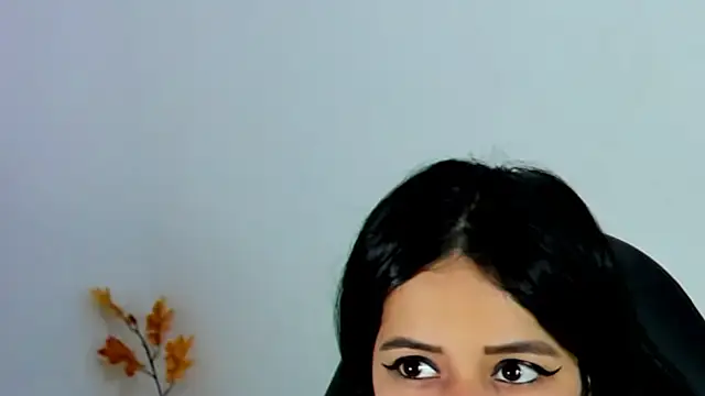 Snapshot of HannaSexyy chatting on November 2025 02:56:02 AM HannaSexyy online show from November 2025 02:56:02 AM