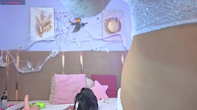 Snapshot of sarah_cruzz_ chatting on October 2025 12:33:02 AM sarah cruzz online show from October 2025 12:33:02 AM