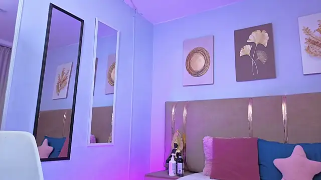 Snapshot of sarah_cruzz_ chatting on November 2025 01:15:02 AM sarah cruzz online show from November 2025 01:15:02 AM