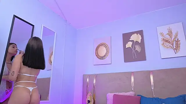 Snapshot of sarah_cruzz_ chatting on November 2025 11:37:01 PM sarah cruzz online show from November 2025 11:37:01 PM