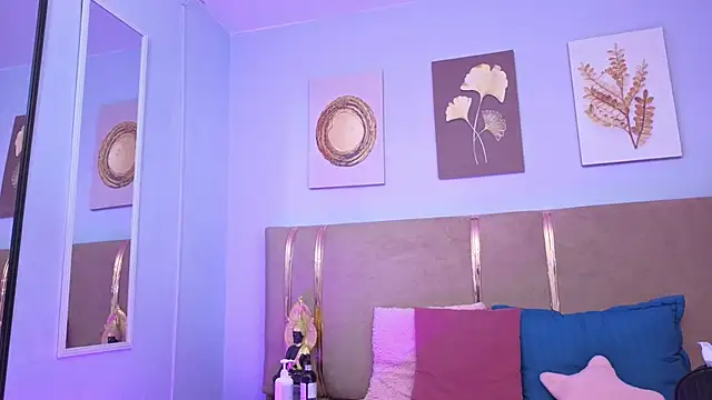 Snapshot of sarah_cruzz_ chatting on November 2025 01:38:01 AM sarah cruzz online show from November 2025 01:38:01 AM