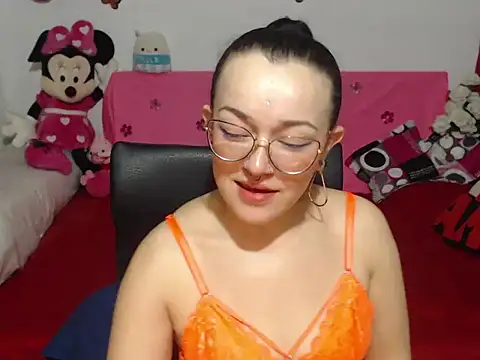 Snapshot of Angela_18honey chatting on October 2025 02:37:02 AM Angela 18honey online show from October 2025 02:37:02 AM