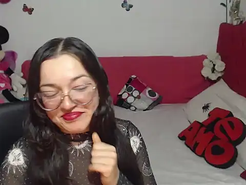 Snapshot of Angela_18honey chatting on October 2025 02:14:02 AM Angela 18honey online show from October 2025 02:14:02 AM