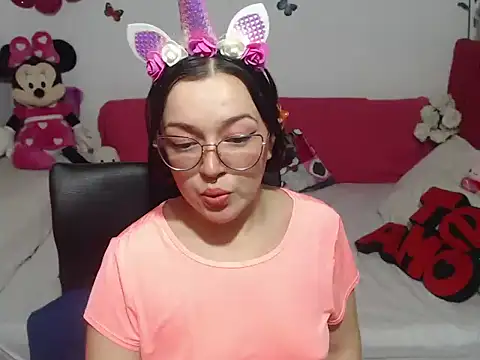 Snapshot of Angela_18honey chatting on October 2025 02:02:05 AM Angela 18honey online show from October 2025 02:02:05 AM