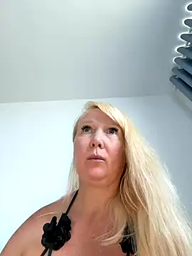 EmmaInLove23 online show from September 2025 05:17:02 AM