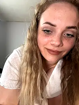 Snapshot of Juuice chatting on September 2025 06:40:01 AM Juuice online show from September 2025 06:40:01 AM