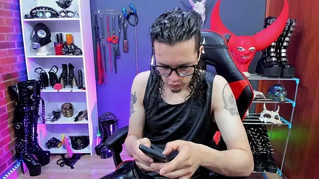 Snapshot of daven56 chatting on December 2025 07:08:02 PM daven56 online show from December 2025 07:08:02 PM