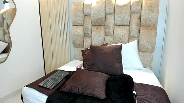 Candy  sweetx online show from March 2025 07:15:01 PM