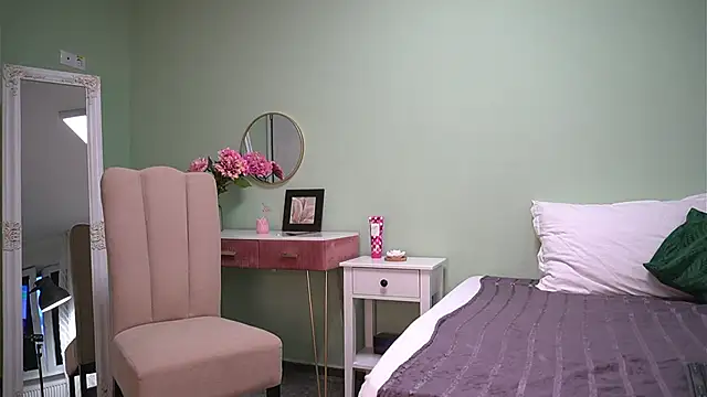 HaileyMoonn online show from September 2025 03:50:01 AM