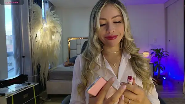 Snapshot of Ammy_Castro chatting on October 2025 09:33:01 PM Ammy Castro online show from October 2025 09:33:01 PM