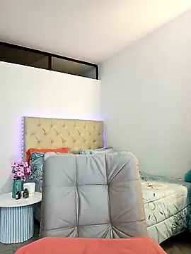 Snapshot of Helleamazing chatting on October 2025 02:18:01 AM Helleamazing online show from October 2025 02:18:01 AM