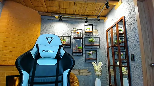 JordanThompson  online show from October 2025 11:17:01 AM