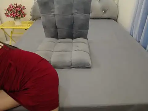 Snapshot of Lavender_Sweet chatting on November 2025 12:00:02 PM Lavender Sweet online show from November 2025 12:00:02 PM