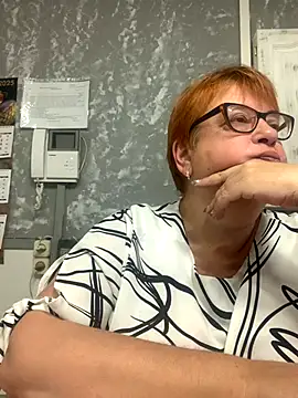 Snapshot of Klio5678 chatting on November 2025 01:43:02 PM Klio5678 online show from November 2025 01:43:02 PM